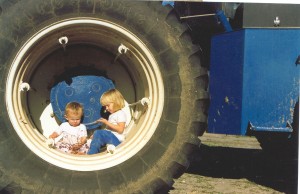 Enfants dans une roue